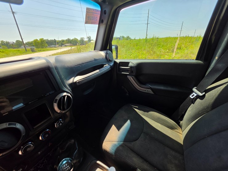 2015-jeep-wrangler-image-29