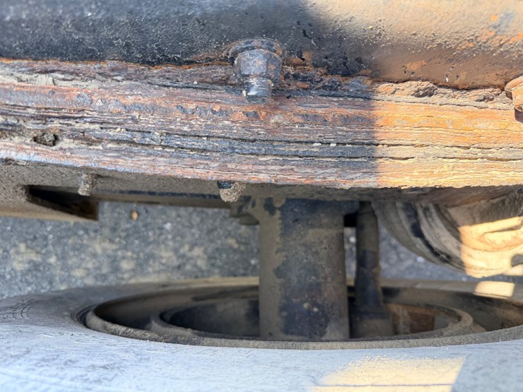 1993-mack-dm690s-image-54