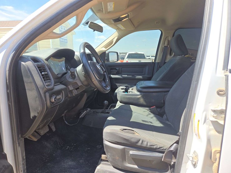2020-ram-2500-tradesman-image-13