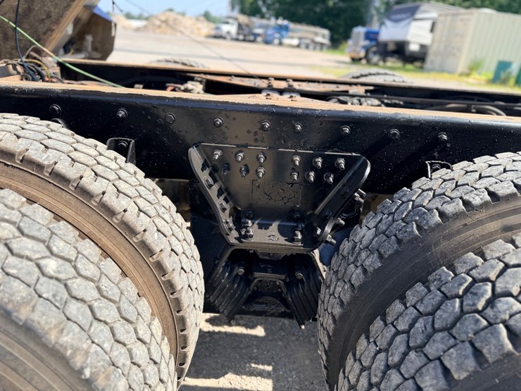 2016-western-star-4700-image-92