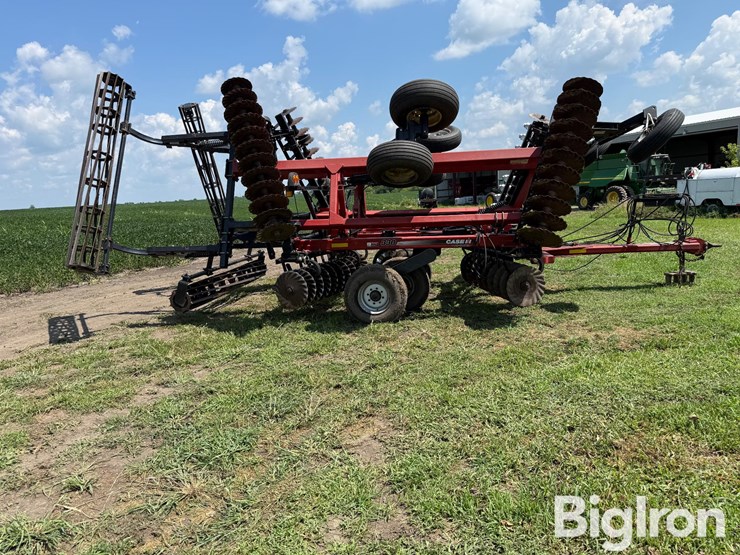 case-ih-330-image-4