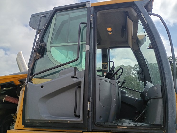 #24824-•-2008-john-deere-755d-crawler-loader-image-51