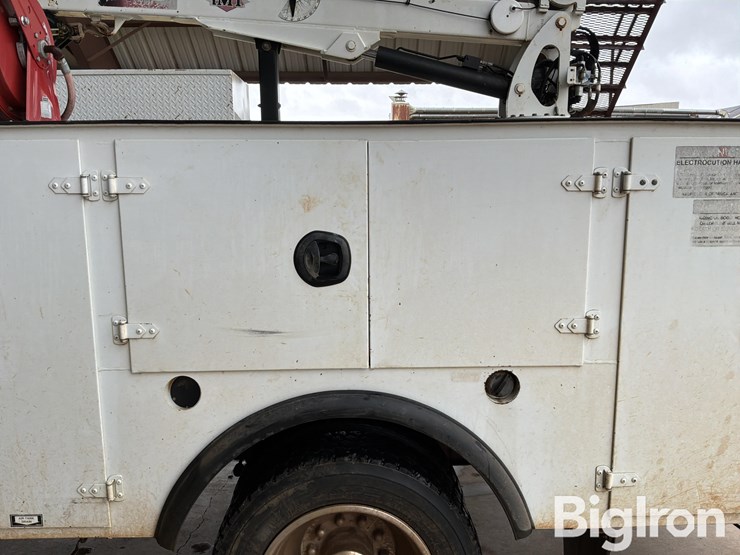 2006-ford-f550-image-16