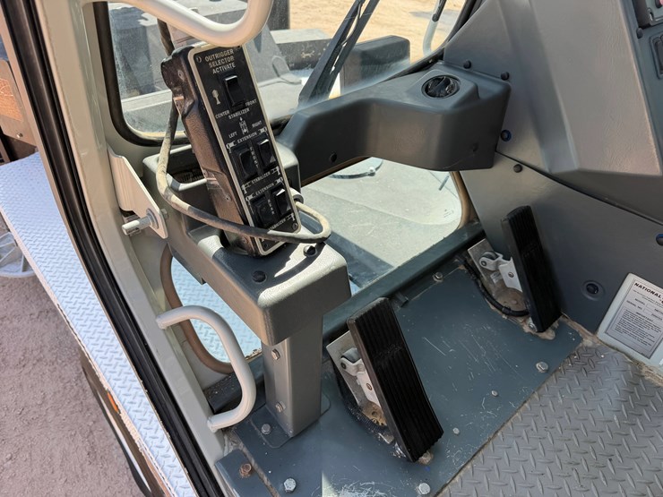 2015-peterbilt-367-image-24