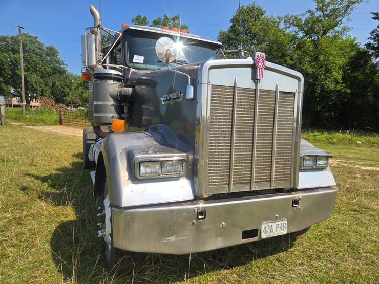 2002-kenworth-w900-image-18