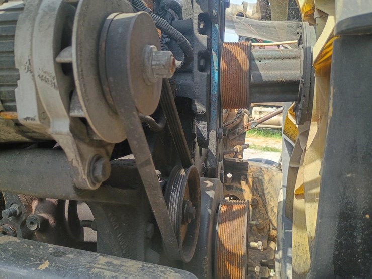 2008-sterling-l9500-image-35