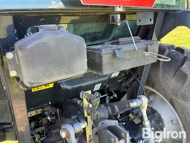 2016-massey-ferguson-1736-image-16