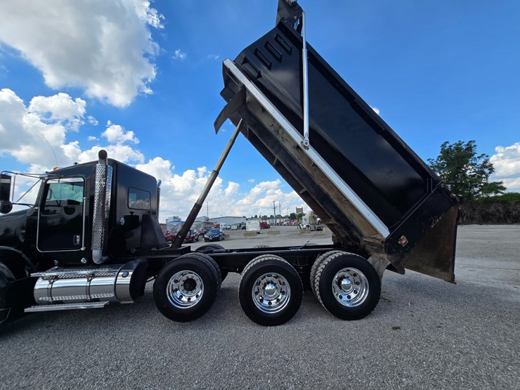 2015-kenworth-t800-image-86