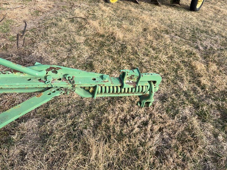 john-deere-pull-type-two-bottom-plow-image-12