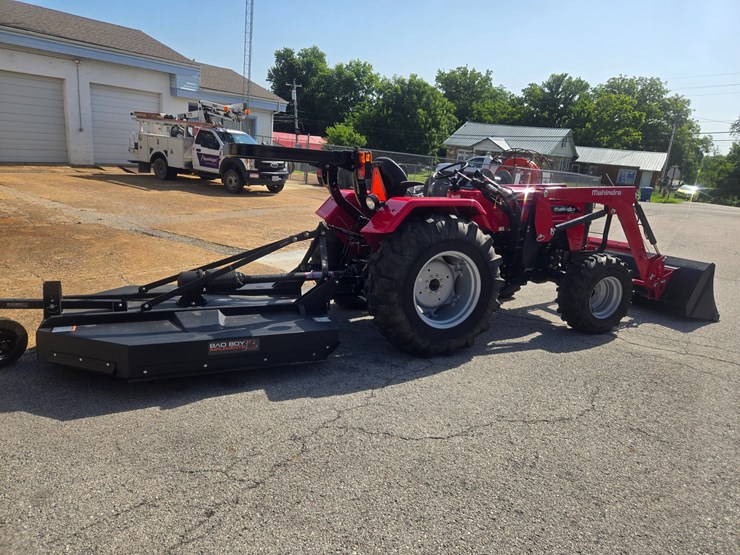 2023-mahindra-4550-image-17