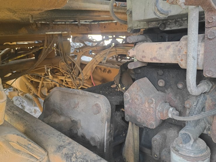 2008-sterling-l9500-image-32