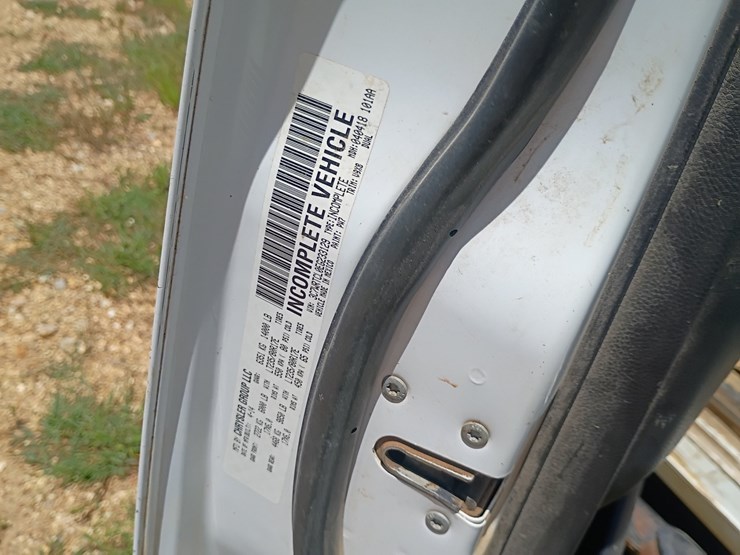 2014-dodge-3500-image-22