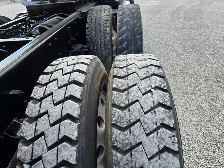 2015-kenworth-t800-image-119