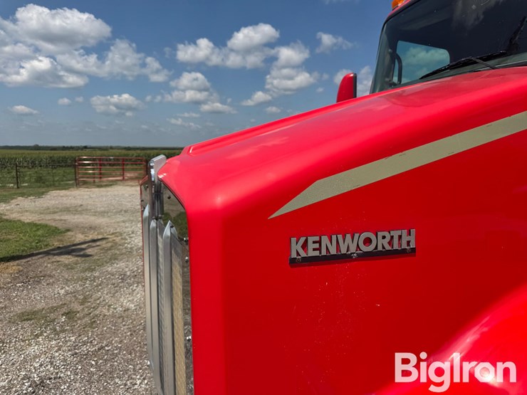 2013-kenworth-t800-image-14