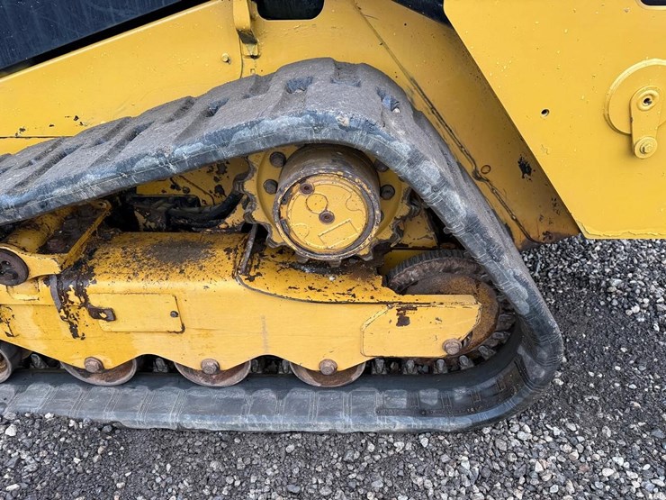 2022-caterpillar-259d3-image-19