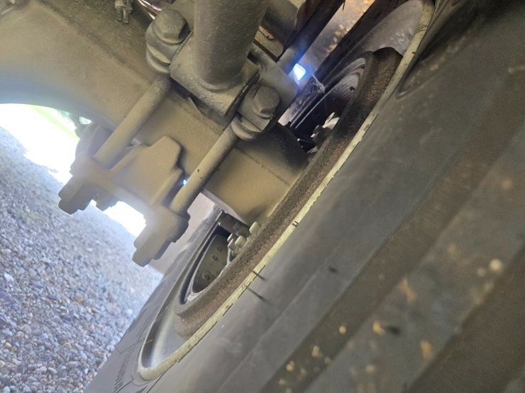 2007-freightliner-m2-106-image-59