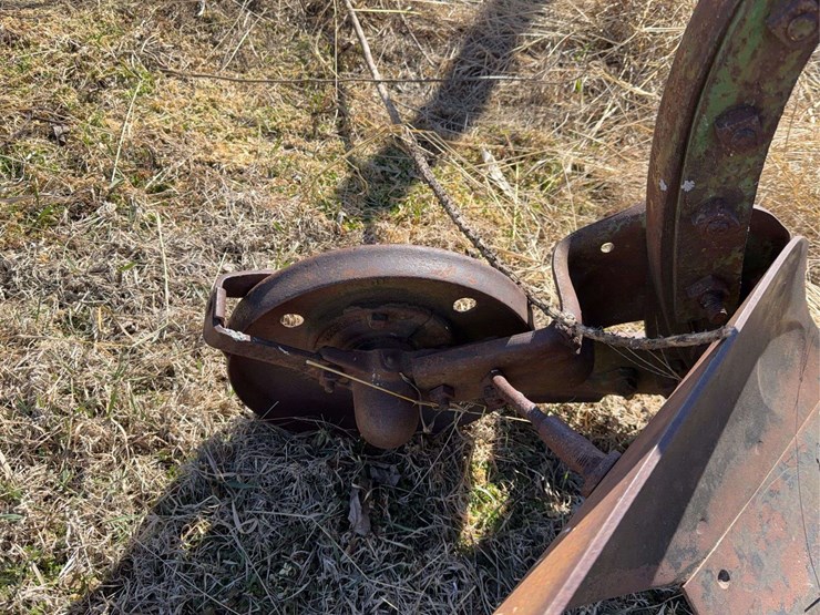 john-deere-pull-type-two-bottom-plow-image-17
