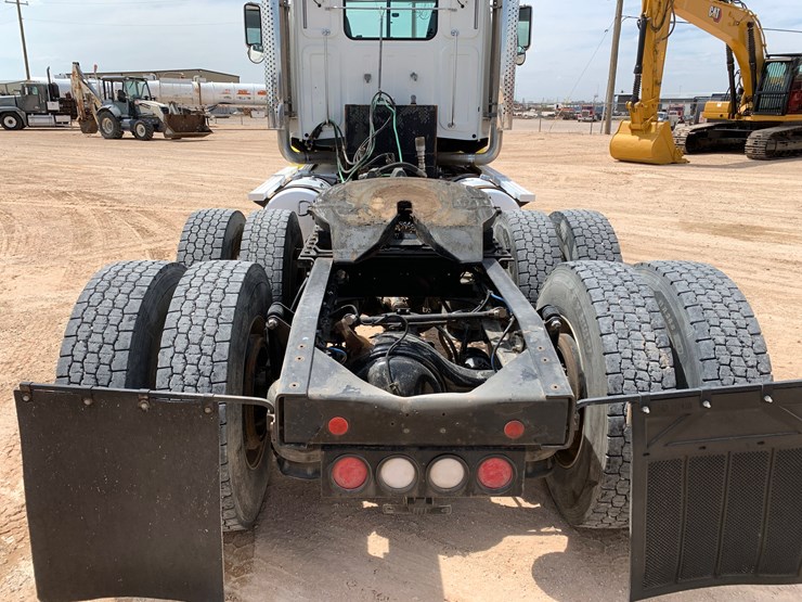 2019-western-star-4900-image-4