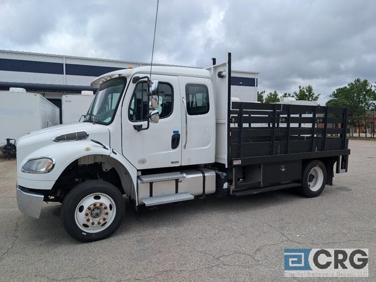 2012-freightliner-m2-stakebed-truck-image-3