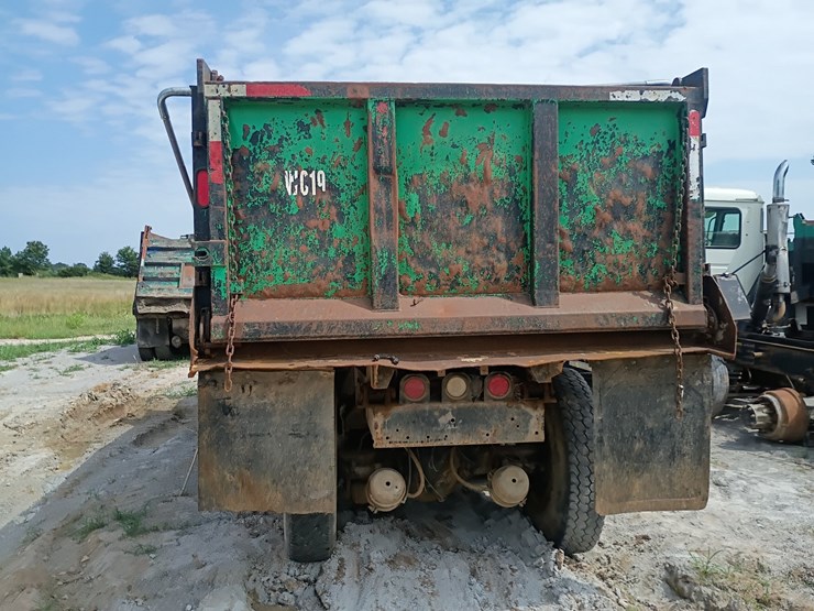 2008-sterling-l9500-image-6