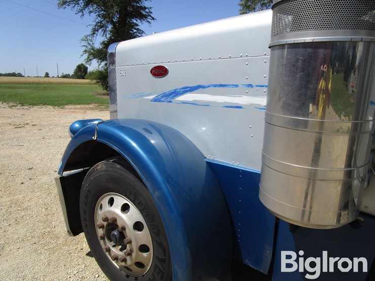 2001-peterbilt-379-image-12