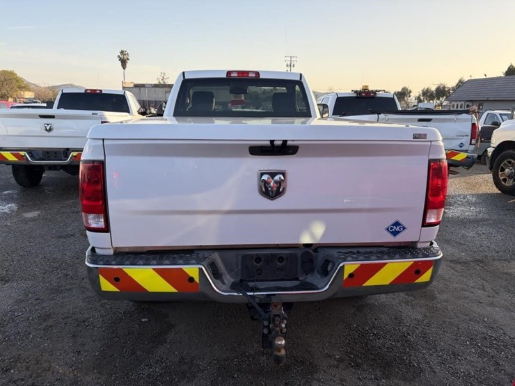 2016-dodge-2500-image-5