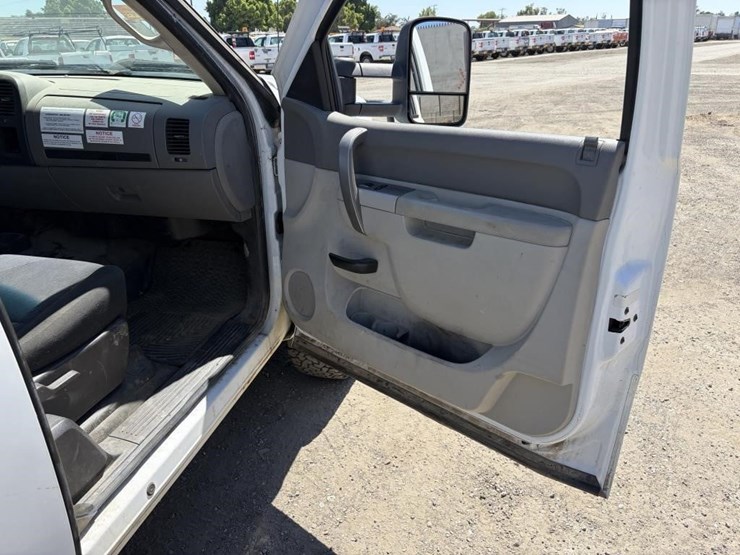 2012-gmc-sierra-2500-image-10
