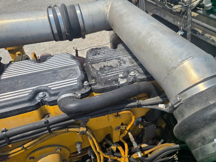2000-peterbilt-379-image-58