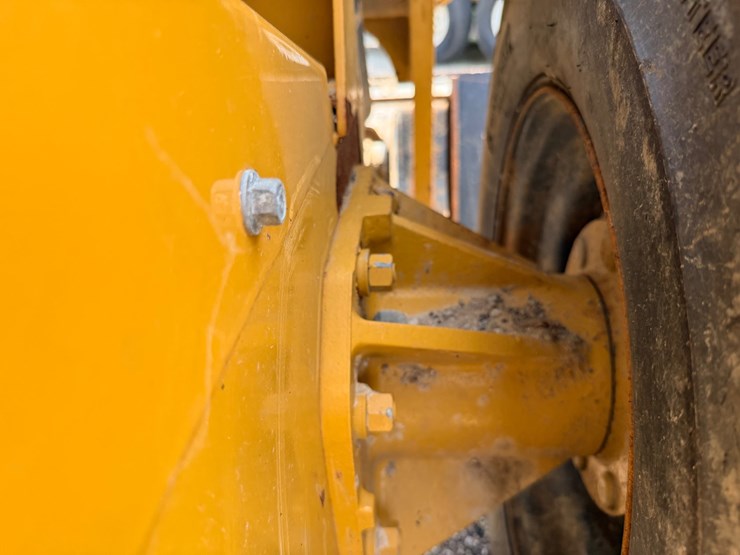 2014-caterpillar-272d-image-88