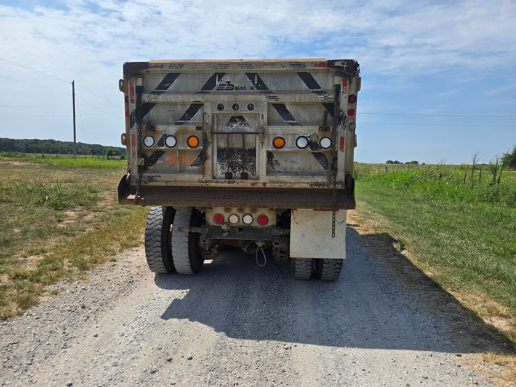2002-mack-rd688s-image-14