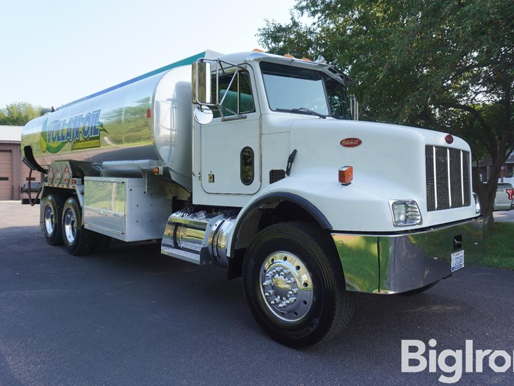 2004-peterbilt-330-image-1