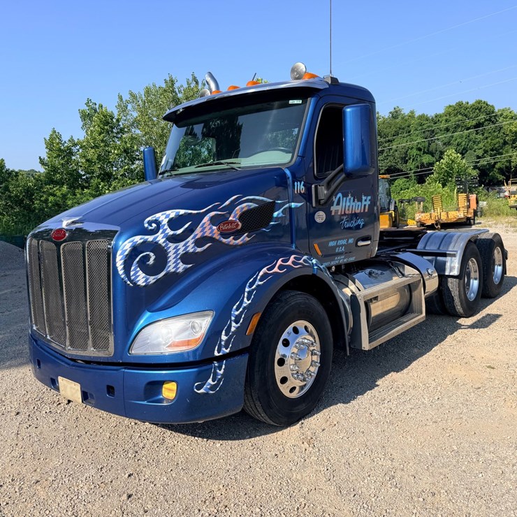 2021 PETERBILT 579