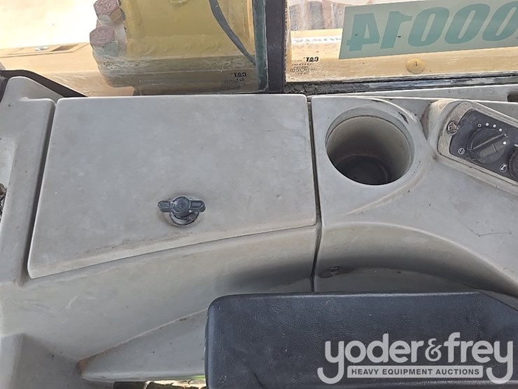 2018-caterpillar-d6n-lgp-image-59