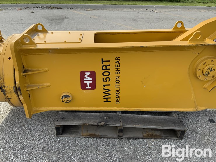 2025-massey-ferguson-730-image-16