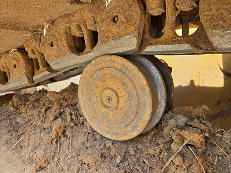 2019-caterpillar-d6-image-69