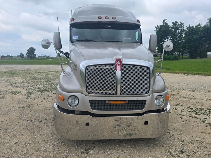 2010-kenworth-t2000-image-27