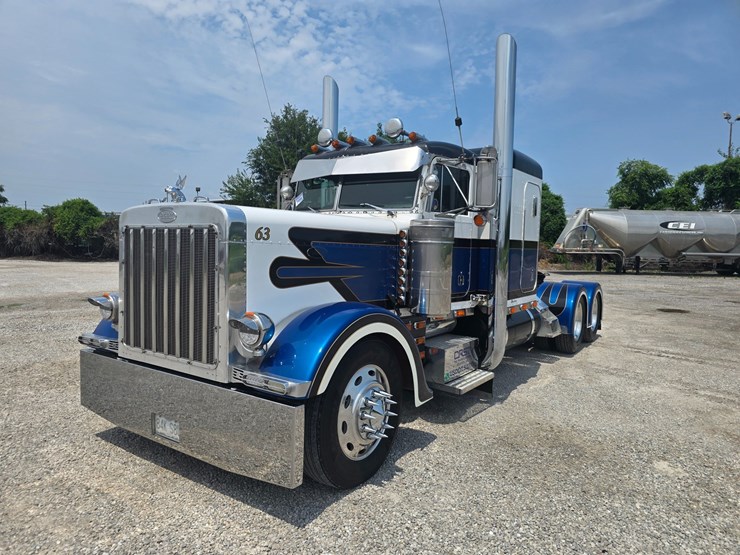 2000-peterbilt-379-image-5