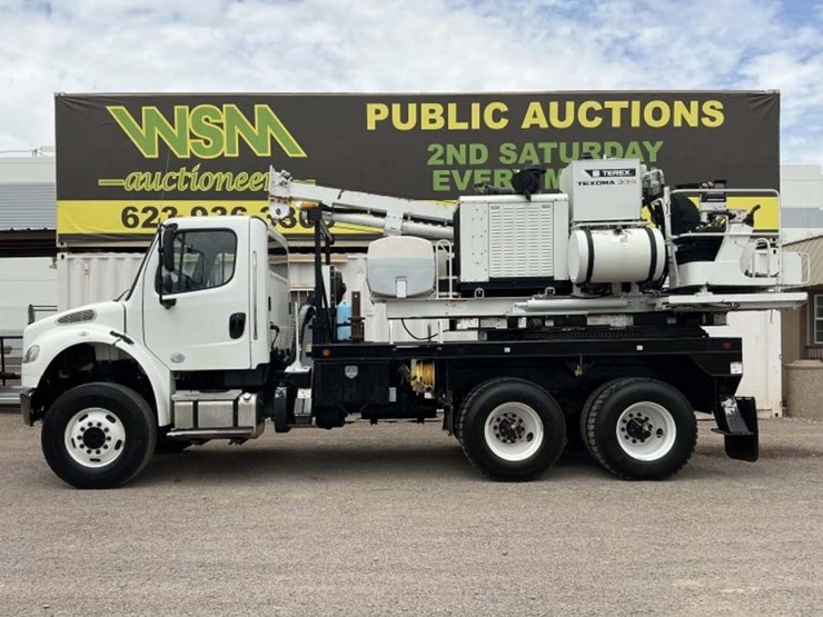 2016-freightliner-m2-106-image-1
