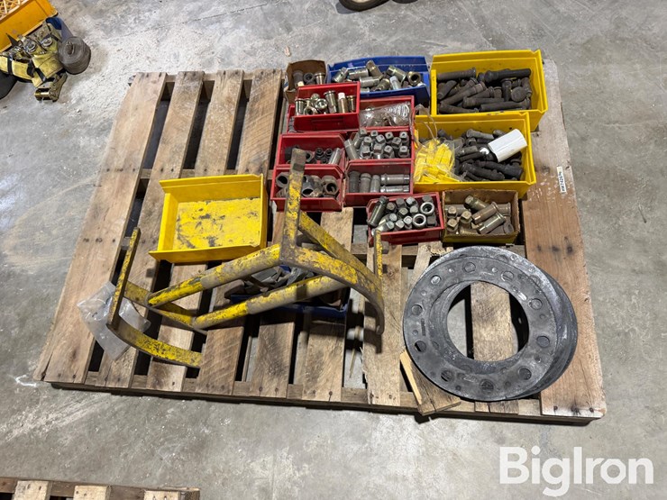 pallet-of-misc-truck-parts-image-5