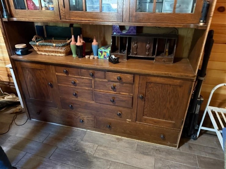 oak-mission-style-cabinet-w/glass-doors-image-3