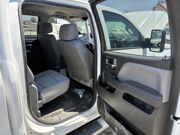 2015-gmc-3500hd-image-22