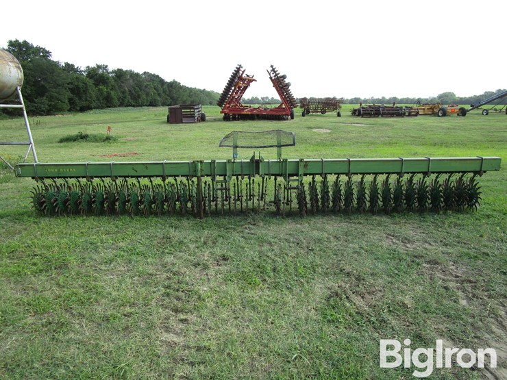 john-deere-400-image-2