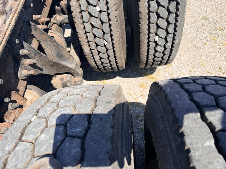 2006-international-8600-image-33
