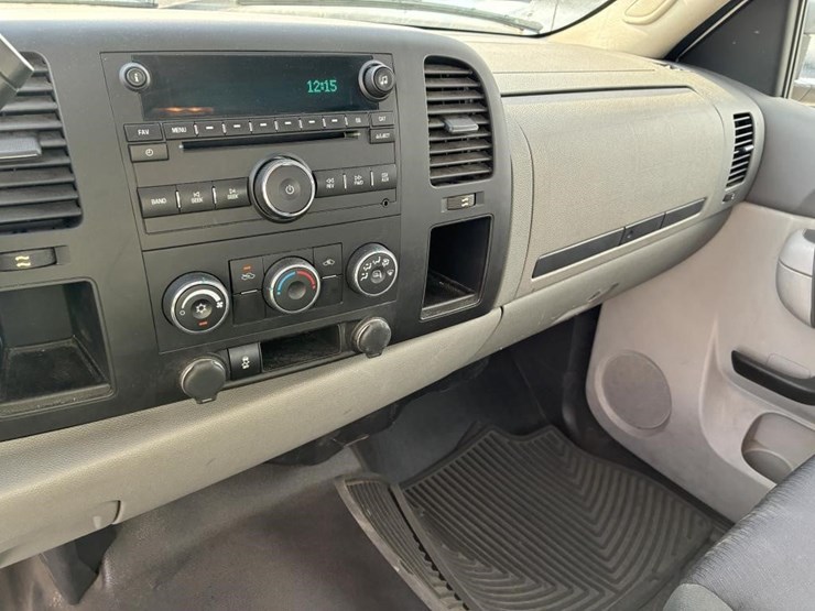 2012-gmc-sierra-2500-image-17
