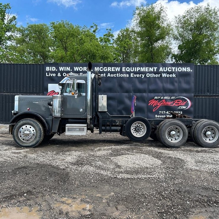 1984 PETERBILT 359