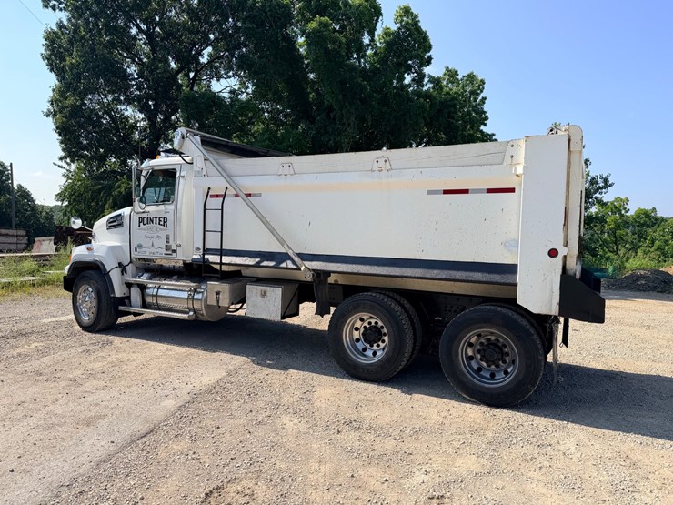 2016-western-star-4700-image-10