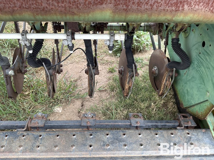 john-deere-8300-image-17