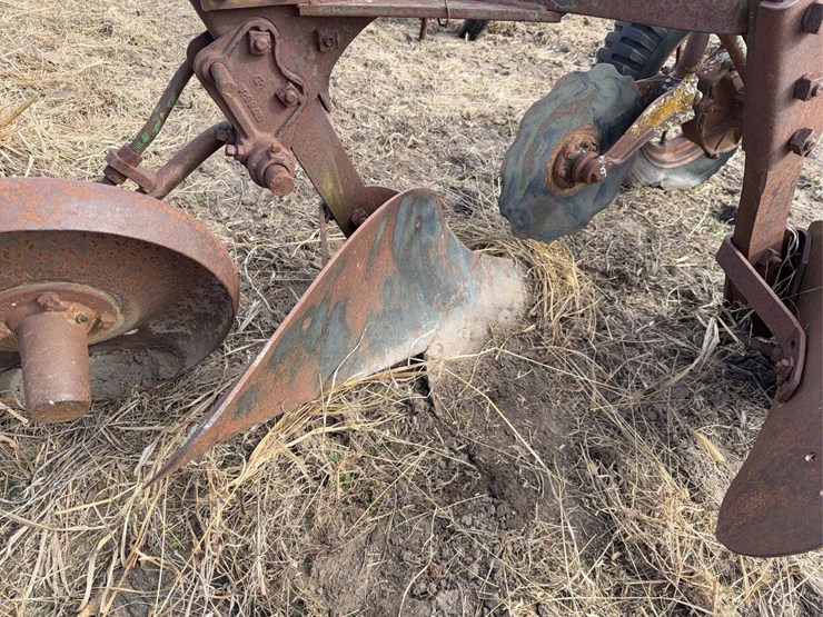 john-deere-no.-44-pull-type-two-bottom-plow-image-14