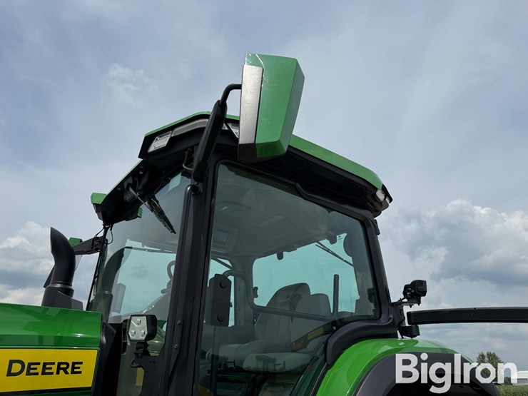 2025-john-deere-8r-370-image-12