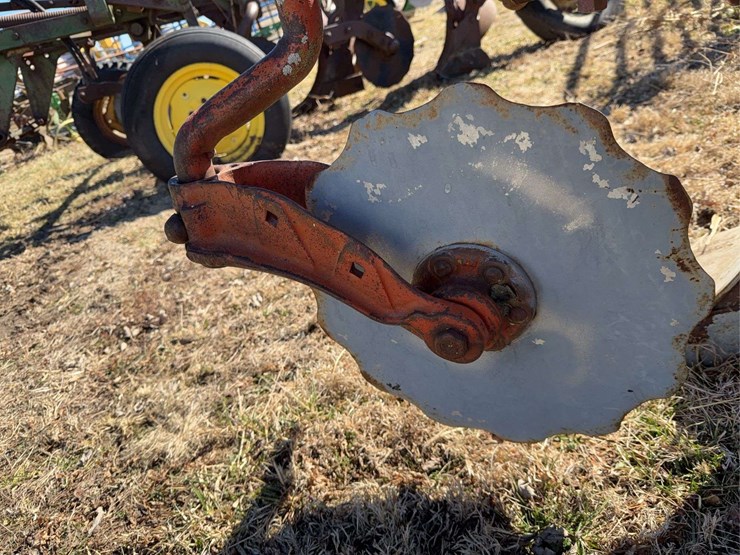 john-deere-three-point-two-bottom-plow-image-20